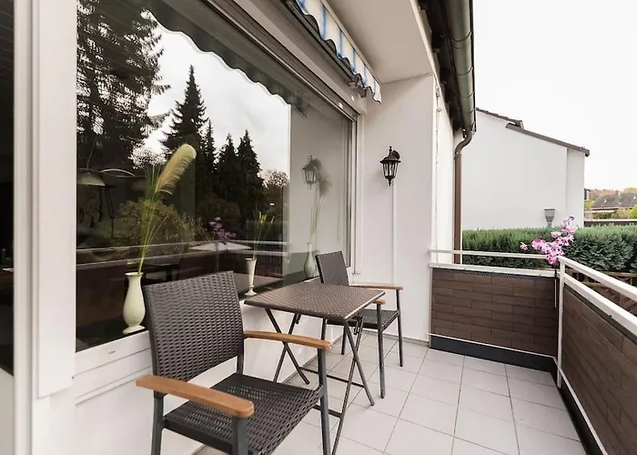 Apartment Schöne Lichtdurchflutete Mit Balkon