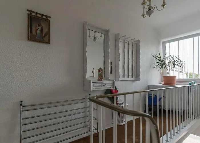 Schoene Lichtdurchflutete Mit Balkon Daire